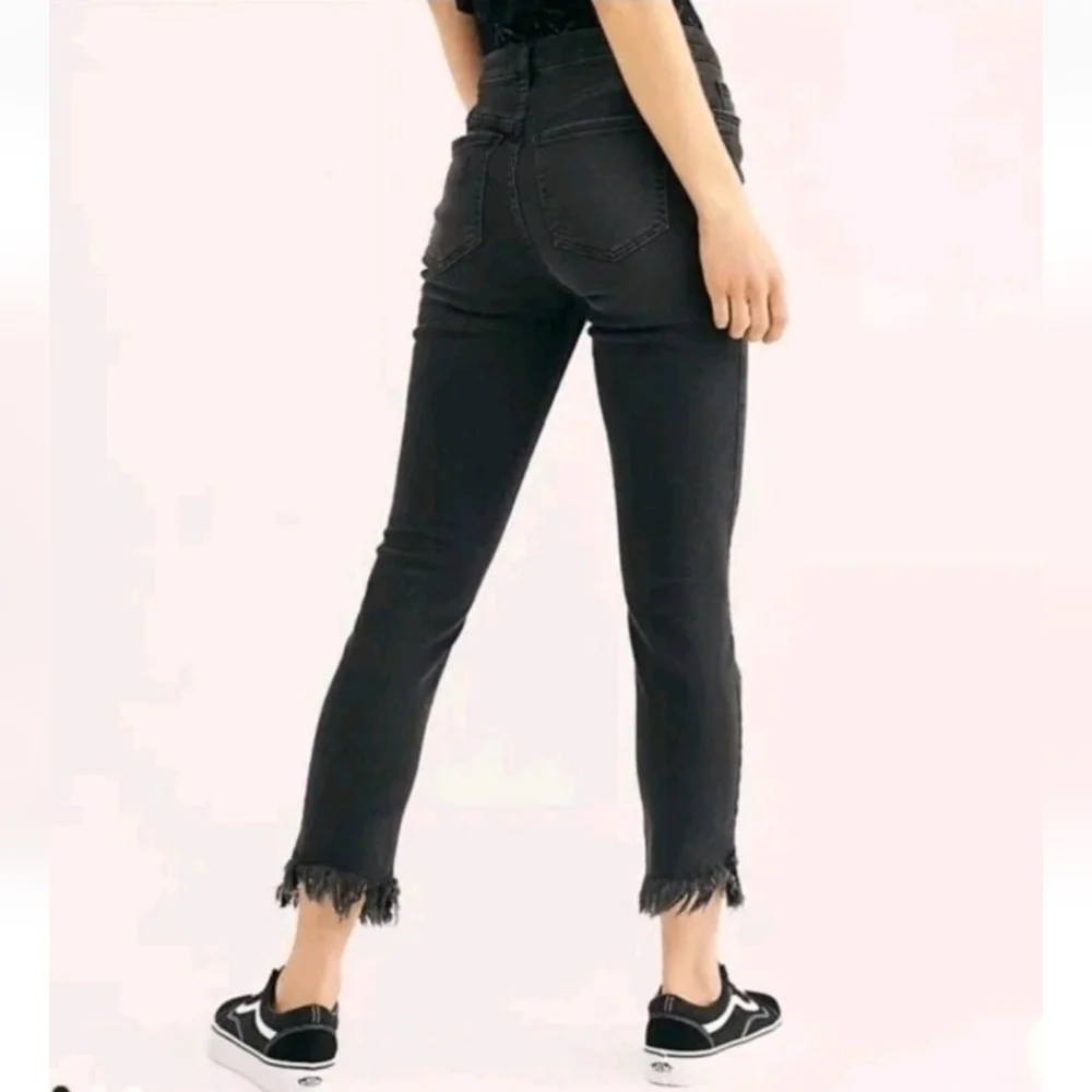 Free People Great Heights Frayed Skinny Black Jeans Size 28 Fringe Row Hem